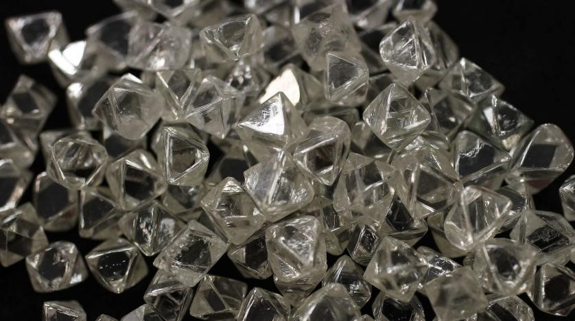 Figure 1 – Des diamants non taillés d'Afrique Australe et du Canada, au siège de De Beers à Londres. Crédit Stefan Wermuth/Reuters